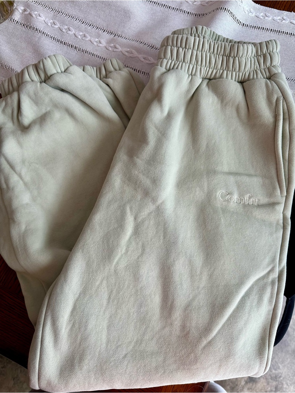 Comfrt Sweatpants - L